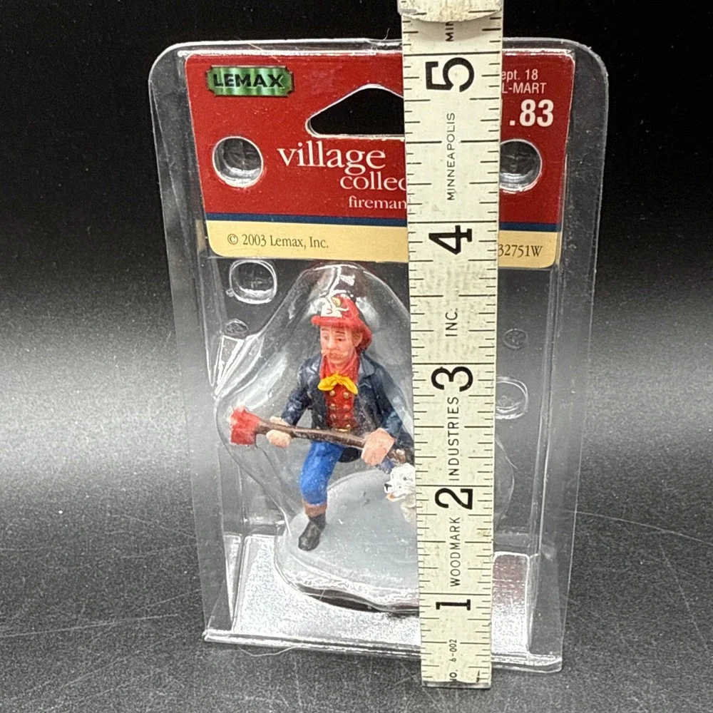 Lemax Fireman 2003 Dalmation Dog Retired #32751A  New in Package Village Running
